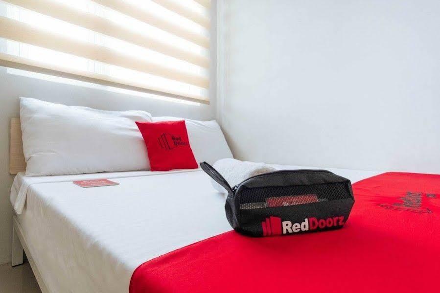 REDDOORZ PREMIUM @ SMDC NORTH EDSA photo 2