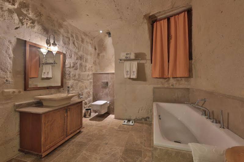 TARU CAVE SUITES photo 1