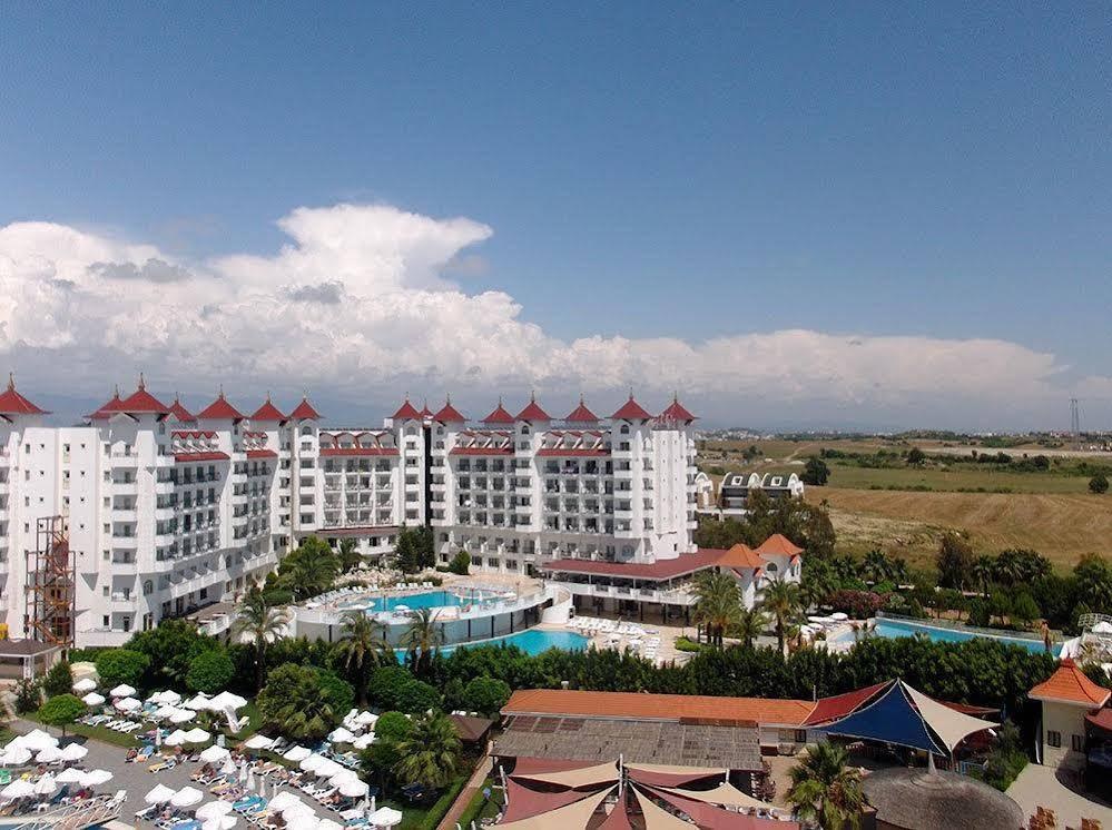 Serenis Hotel