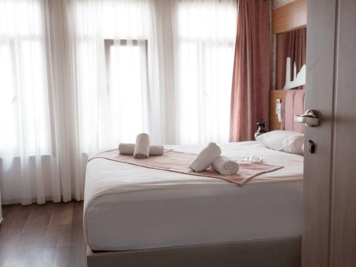 MEGARON HOTEL photo 2