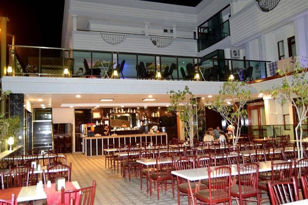 Britannia Hotel photo 3