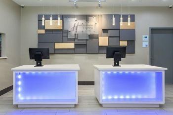 Holiday Inn Express & Suites Houston - Hobby Airport Area, an IHG Hotel  (formerly Holiday Inn Expre photo 1