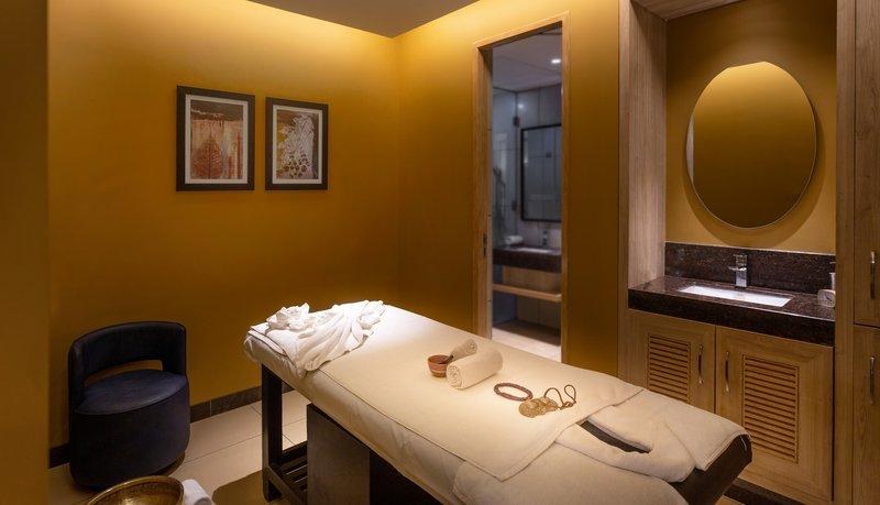 Holiday Inn Bengaluru Racecourse by IHG photo 2