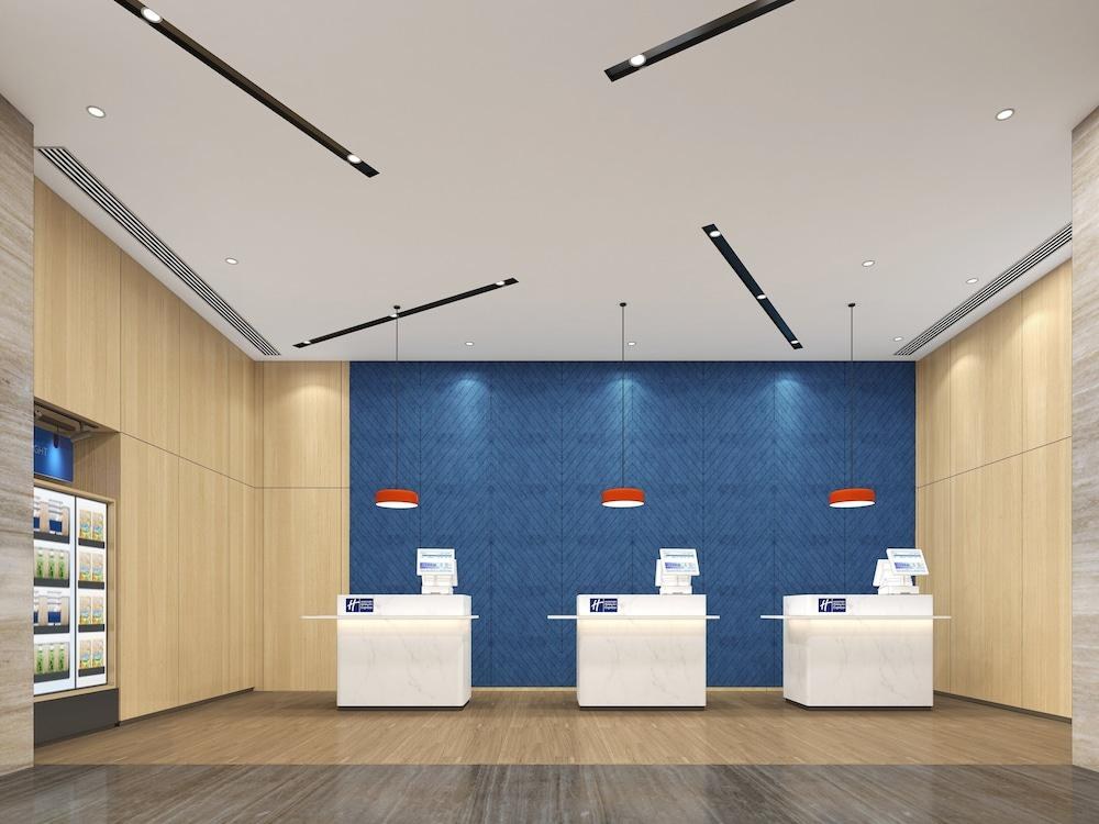 Holiday Inn Express Urumqi Station, an IHG Hotel photo 1