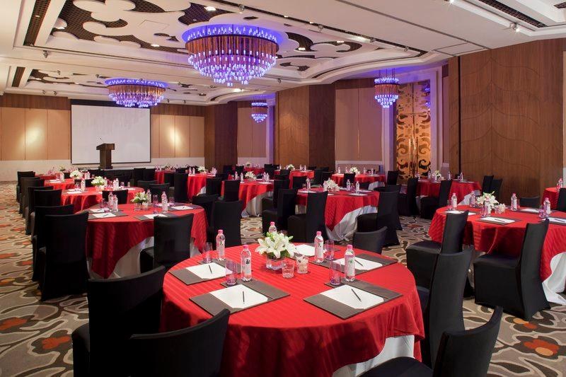 Crowne Plaza New Delhi Okhla photo 2