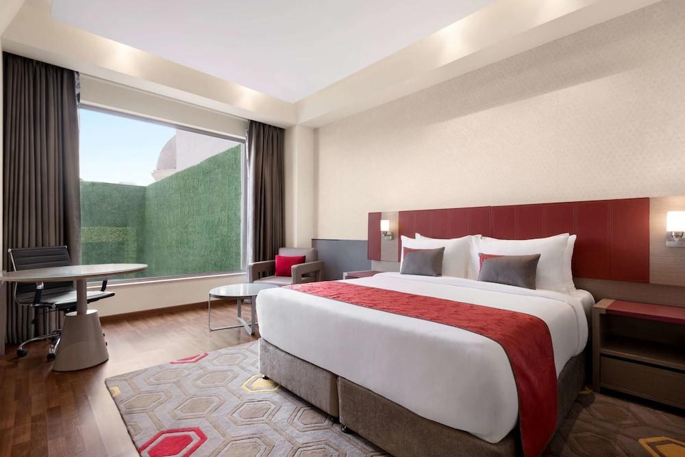 Ramada Plaza by Wyndham Lucknow photo 2
