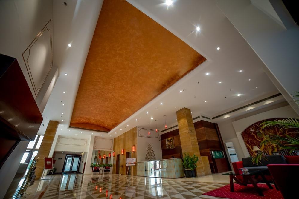 Ramada by Wyndham Jaipur Jaisinghpura photo 3