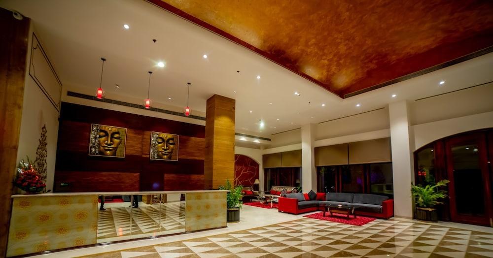 Ramada by Wyndham Jaipur Jaisinghpura photo 4