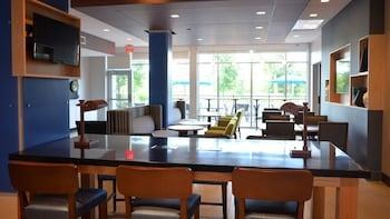 Holiday Inn Express & Suites Jacksonville W - I295 and I10 by IHG photo 2