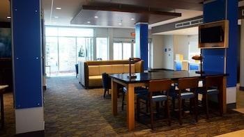 Holiday Inn Express & Suites Jacksonville W - I295 and I10 by IHG photo 3