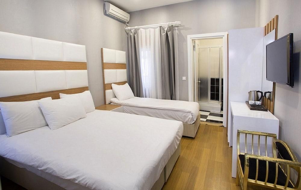 La Pazza Suites photo 3