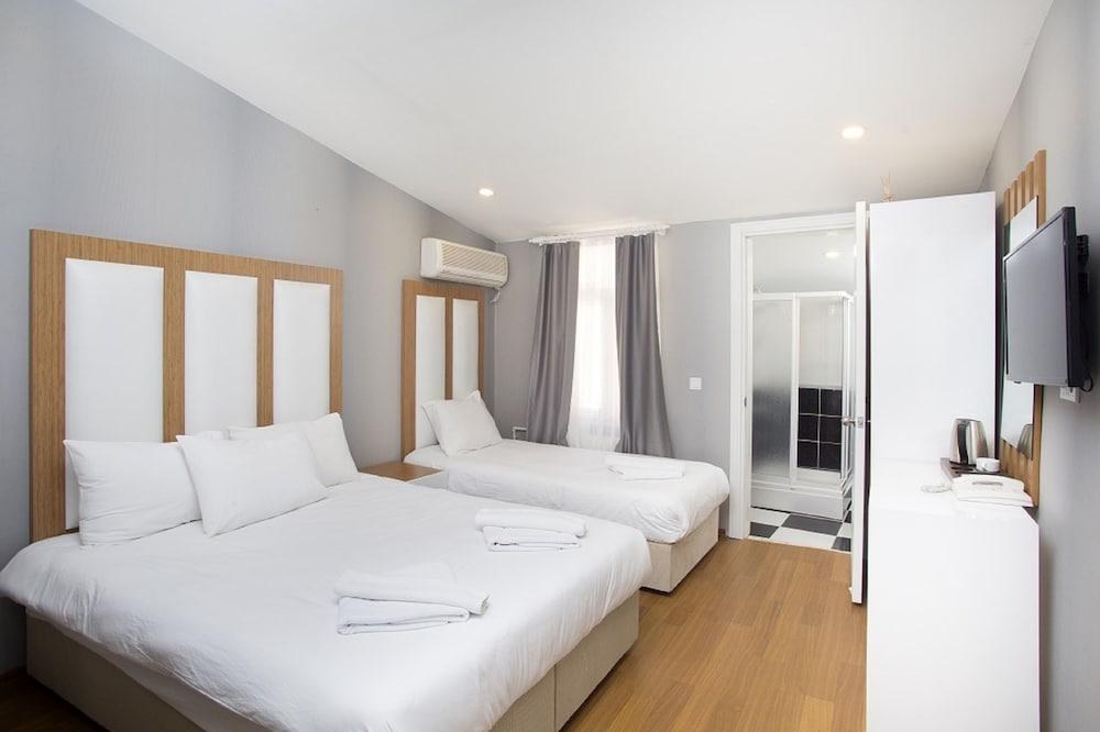 La Pazza Suites photo 4