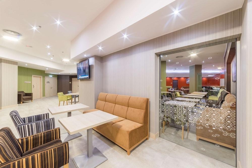 Hampton By Hilton Iasi photo 4