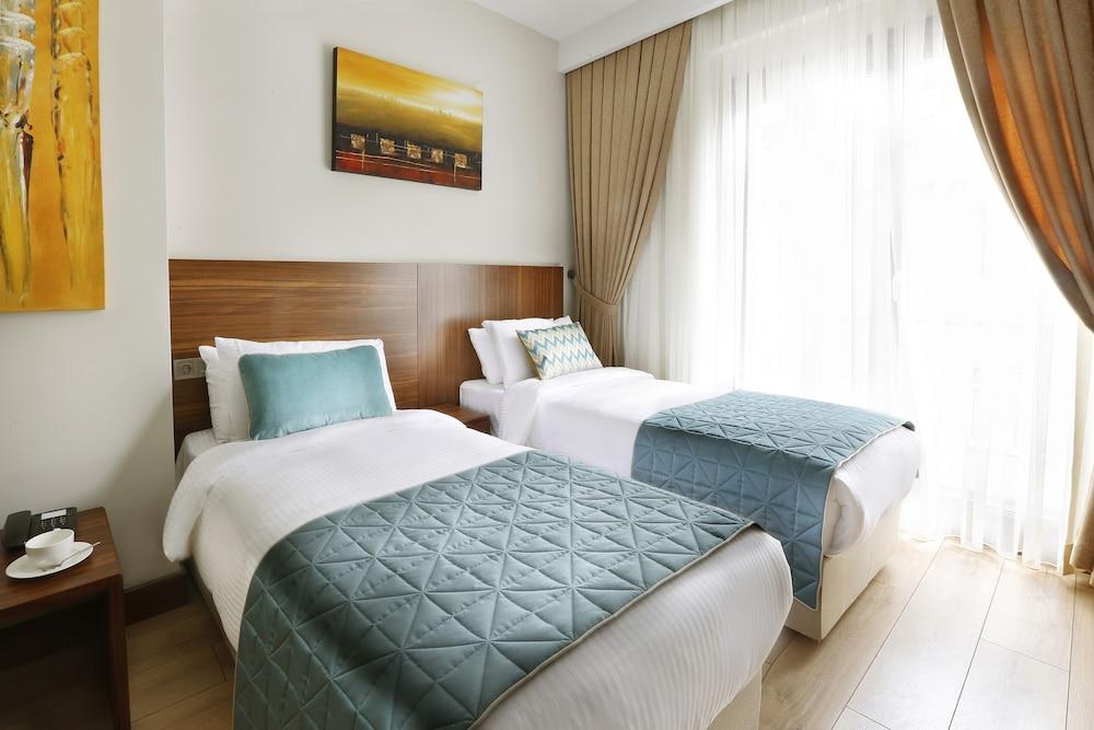 The White Orient Hotel photo 4