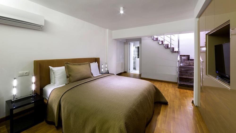 The Place Hotel photo 2