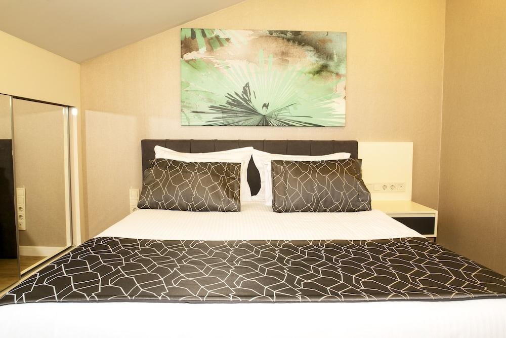 Elm Suite Hotel photo 4