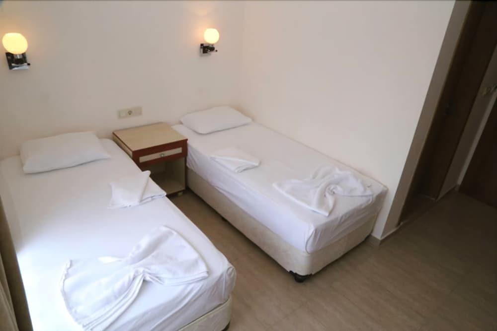 Manolya Hotel photo 2