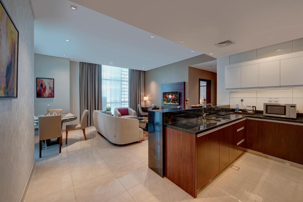 ROYAL CONTINENTAL SUITES BUSINESS BAY photo 2