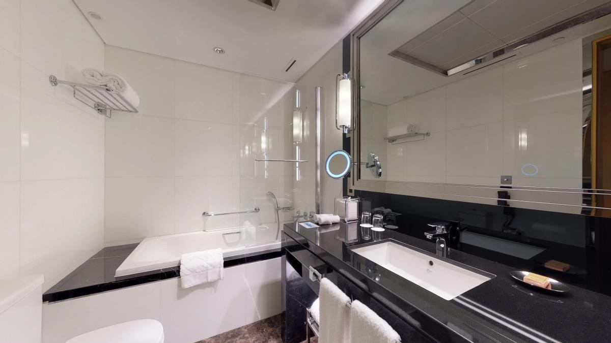 HILTON DUBAI PALM JUMEIRAH photo 3