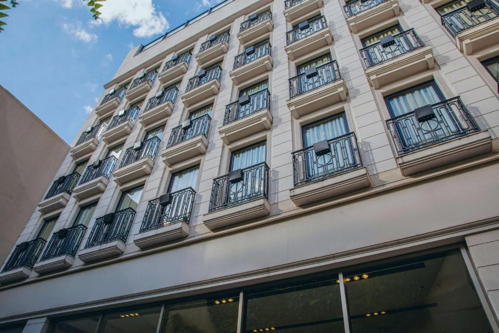 ESPLENDOR BY WYNDHAM TANGO