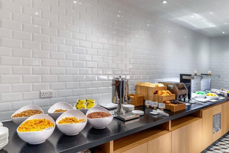 Holiday Inn Express London Heathrow T4, an IHG Hotel photo 1
