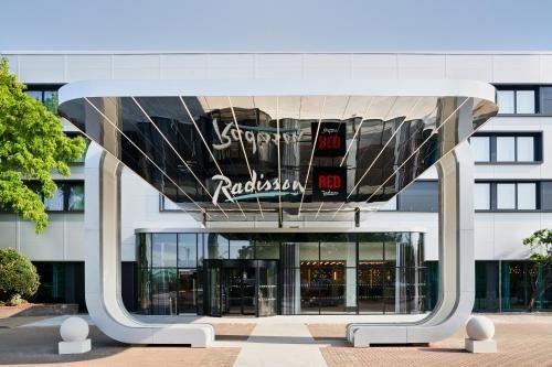 Radisson Red London Heathrow photo 1