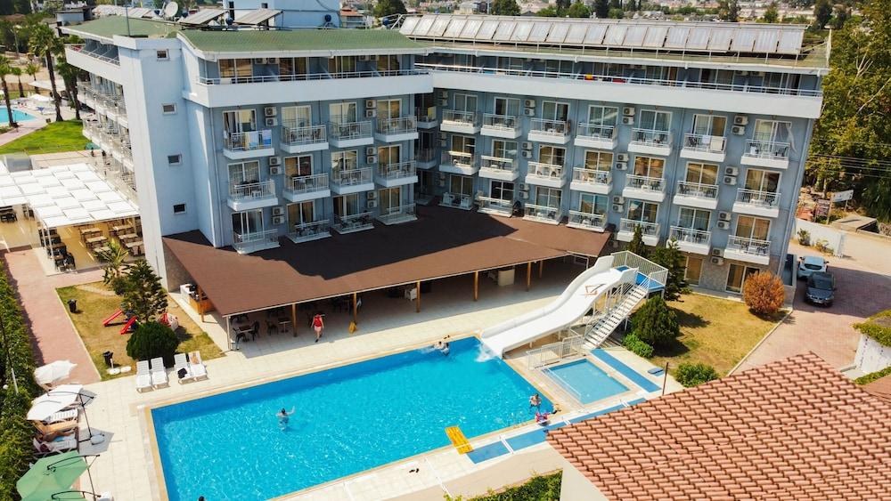 Monna Roza Beach Resort Hotel