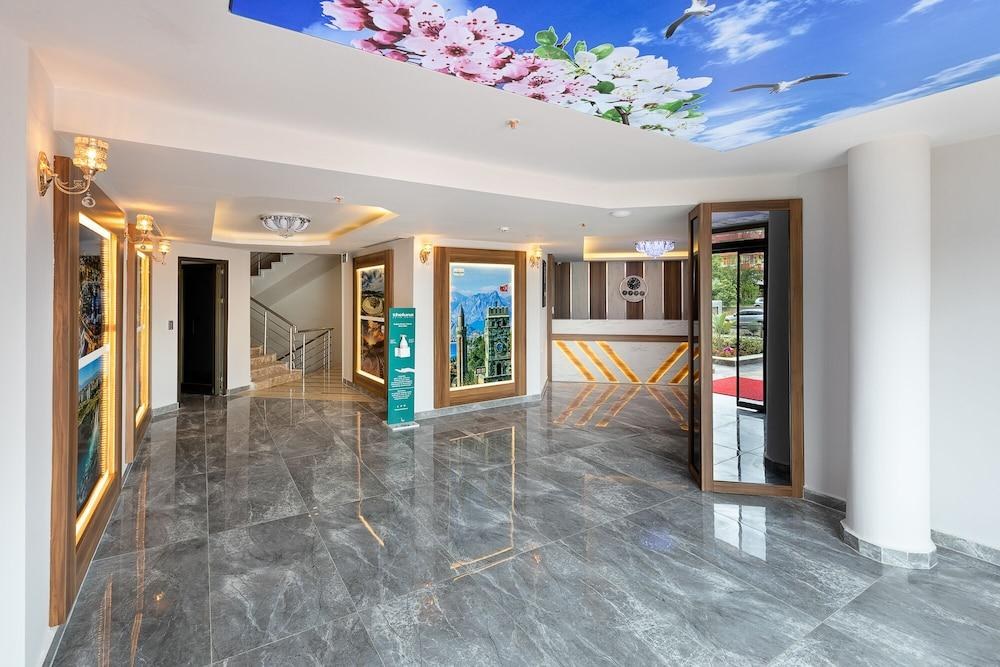 Theluna Suite Hotel photo 1