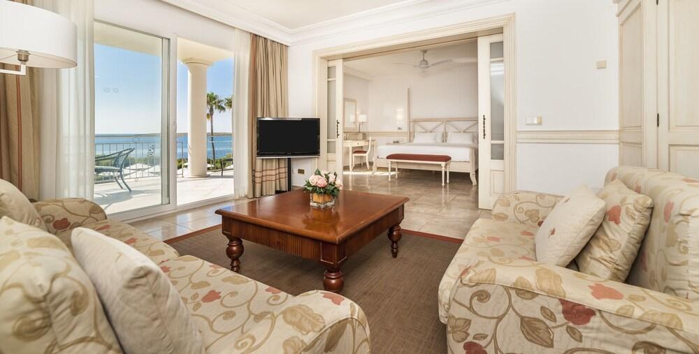 Insotel Punta Prima Prestige Suites & Spa photo 4