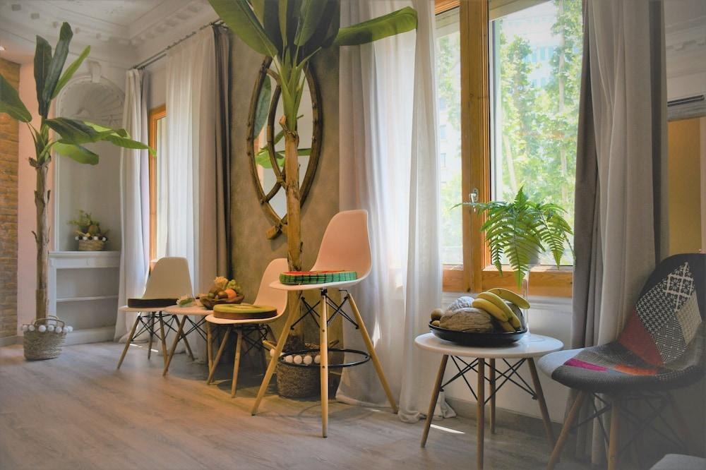 Dreamkeys Apartments & Suites