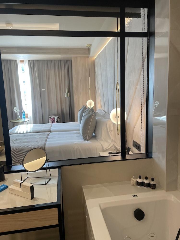 Nivia Born Boutique Hotel photo 1