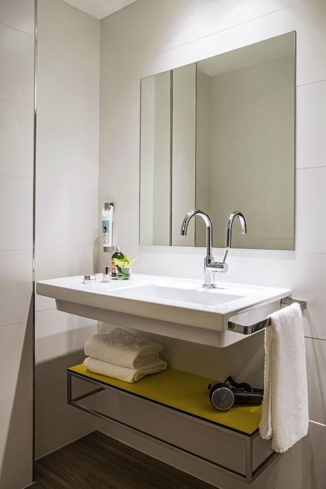 Ibis Styles Barcelona Centre Hotel photo 3