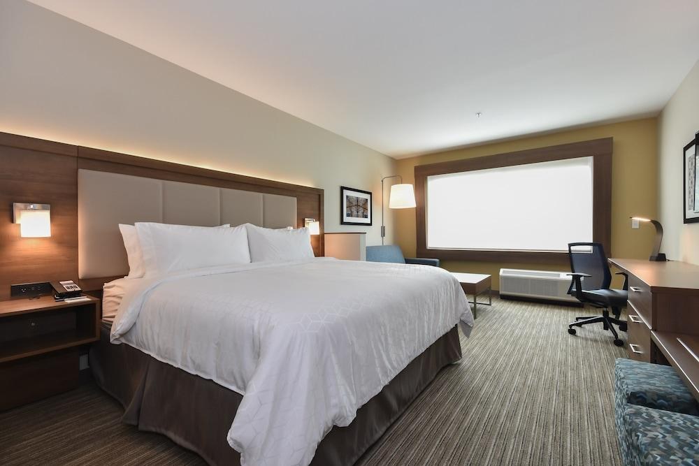 Holiday Inn Express & Suites Charlotte - Ballantyne by IHG photo 2
