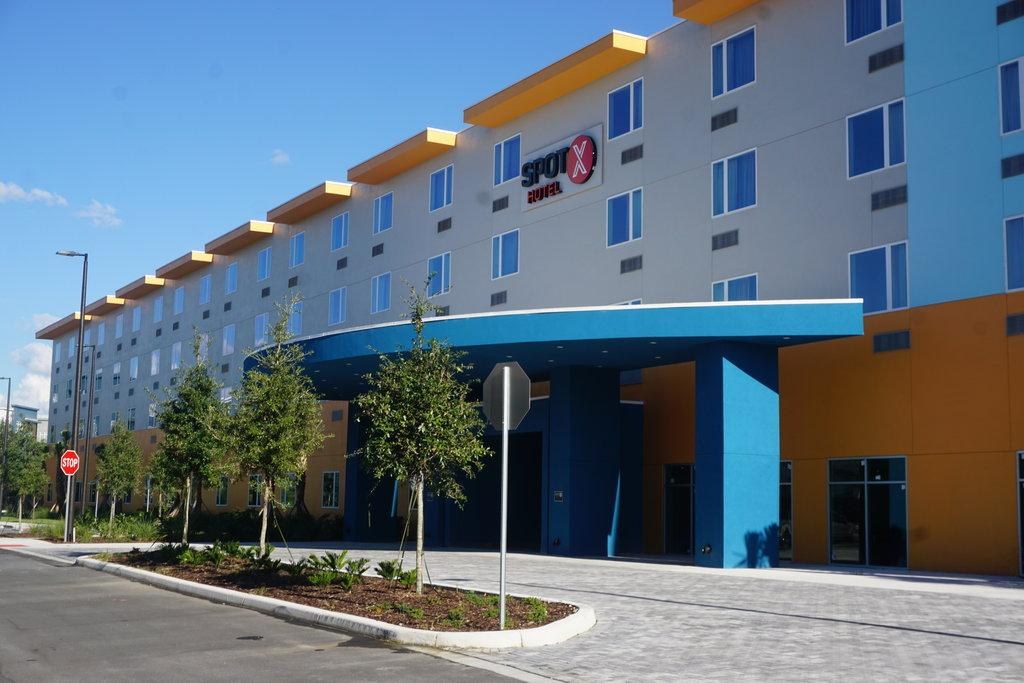 SPOT X Hotel Orlando/Intl Dr by The Red Collection photo 1