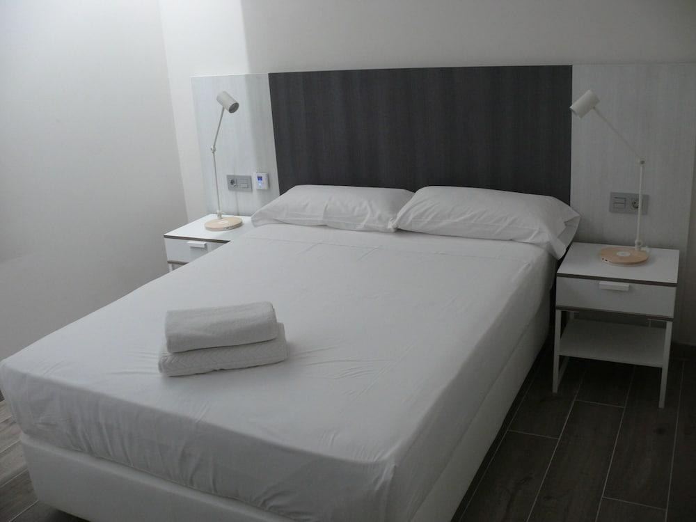 HOSTAL CAMA DEL MAR photo 1
