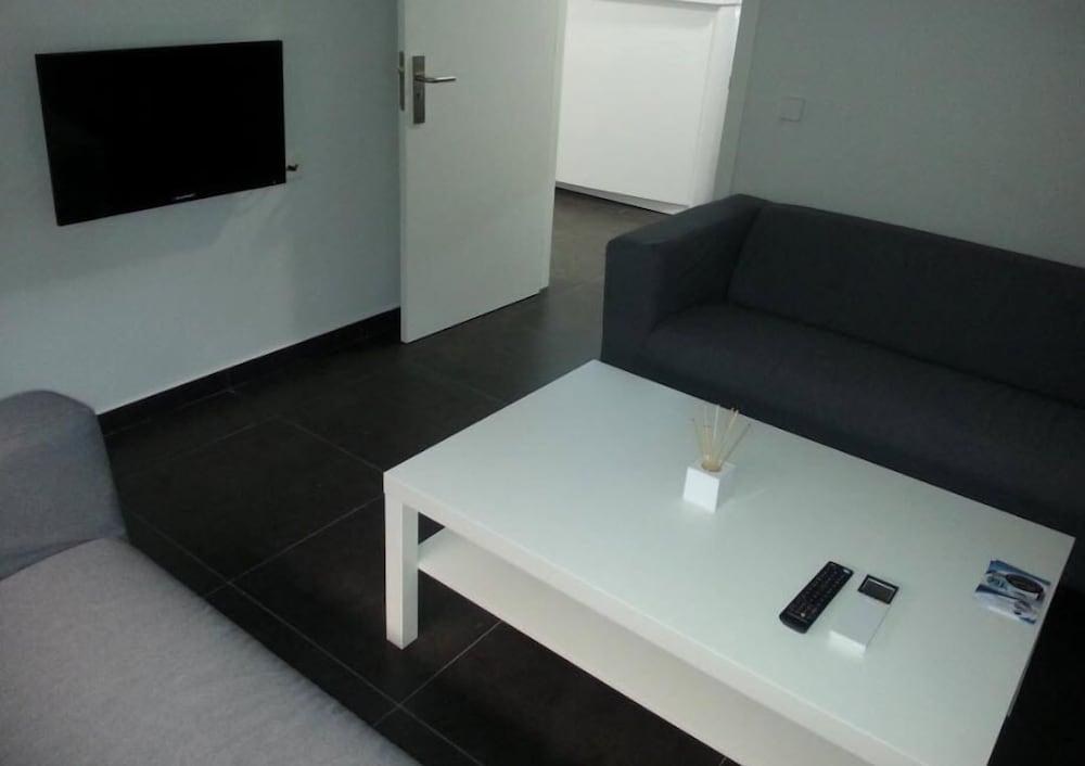 HOSTAL CAMA DEL MAR photo 4