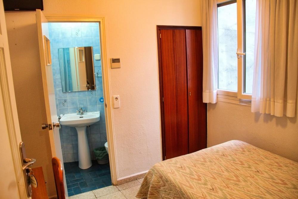 HOSTAL EXCELSIOR photo 1