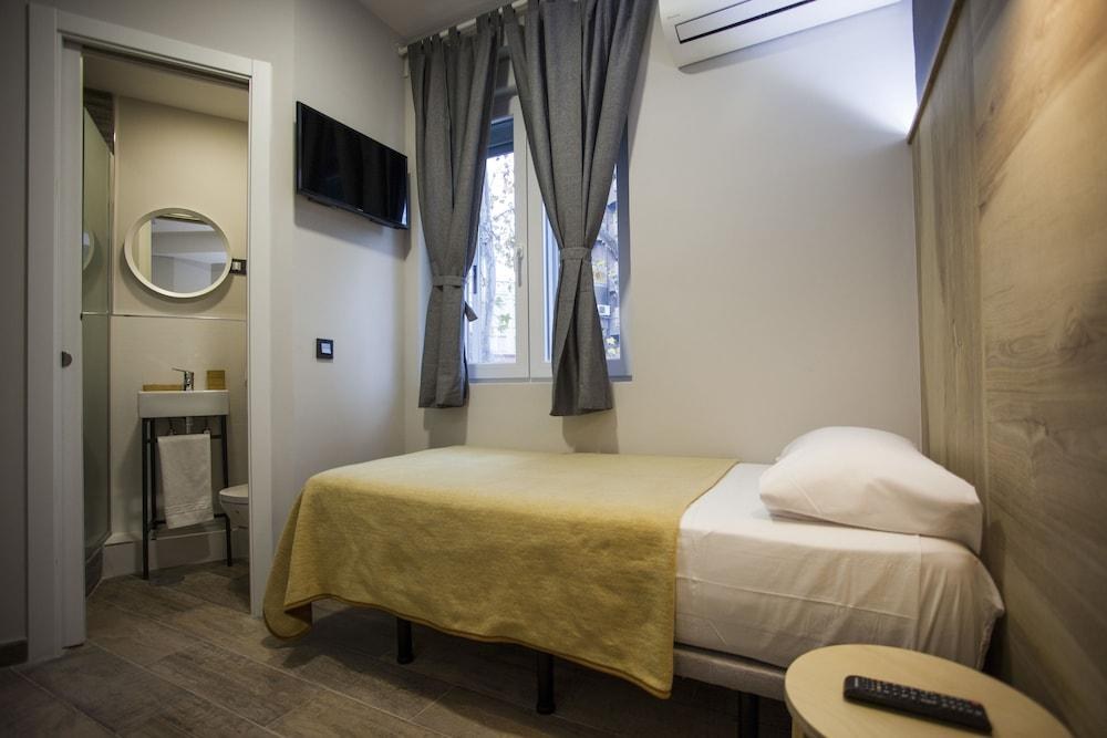 HOSTAL CC ATOCHA photo 2
