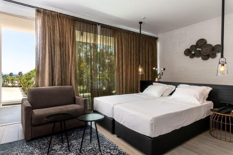 HOTEL ABACUS SUITES photo 2