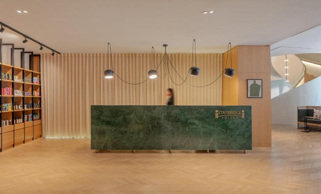 Staybridge Suites Dubai Internet City photo 2