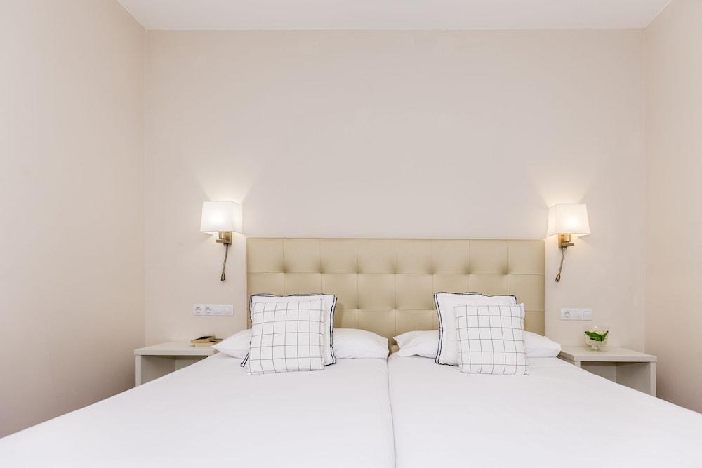 HOTEL MADRID photo 2