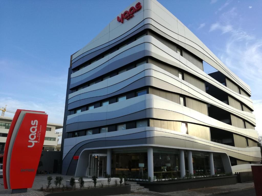 YAAS HOTEL ALMADIES DAKAR