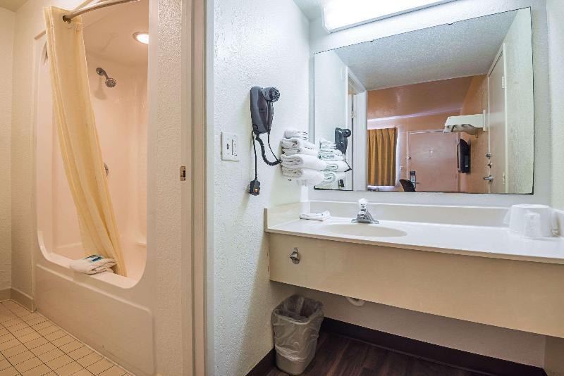 Rodeway Inn Kissimmee Maingate West photo 3
