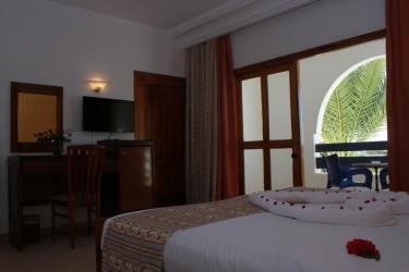 GRAND HOTEL LES THERMES photo 2