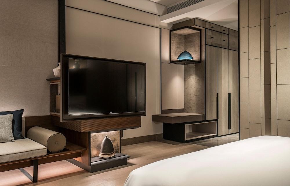 Four Seasons Hotel Bangkok at Chao Phraya River photo 2
