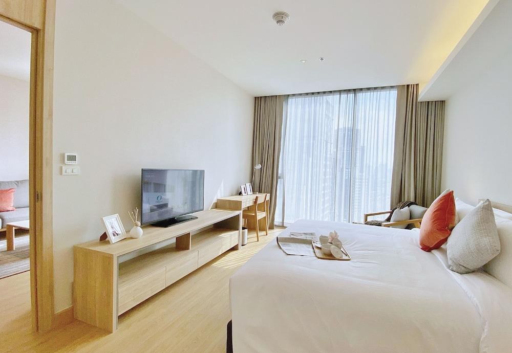 Oakwood Suites Bangkok photo 4