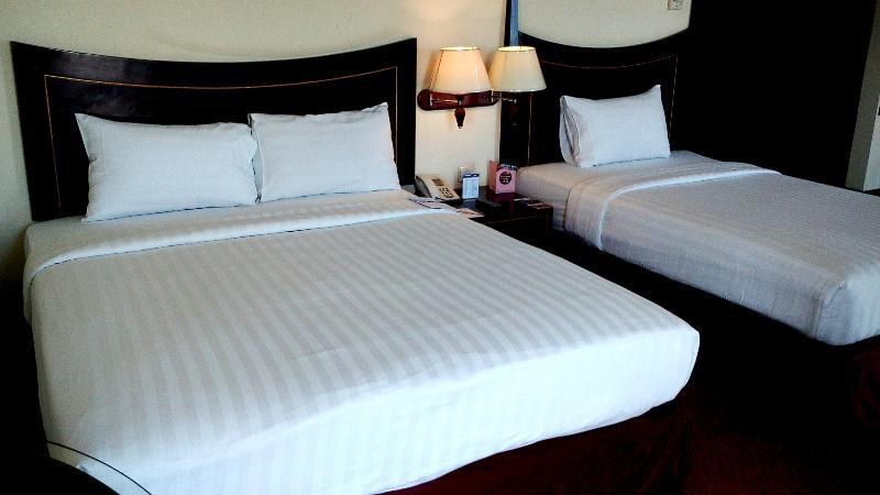 Pacific Palace Hotel photo 2