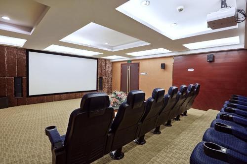 Holiday Inn Express Nanjing Xuanwu Lake by IHG photo 3