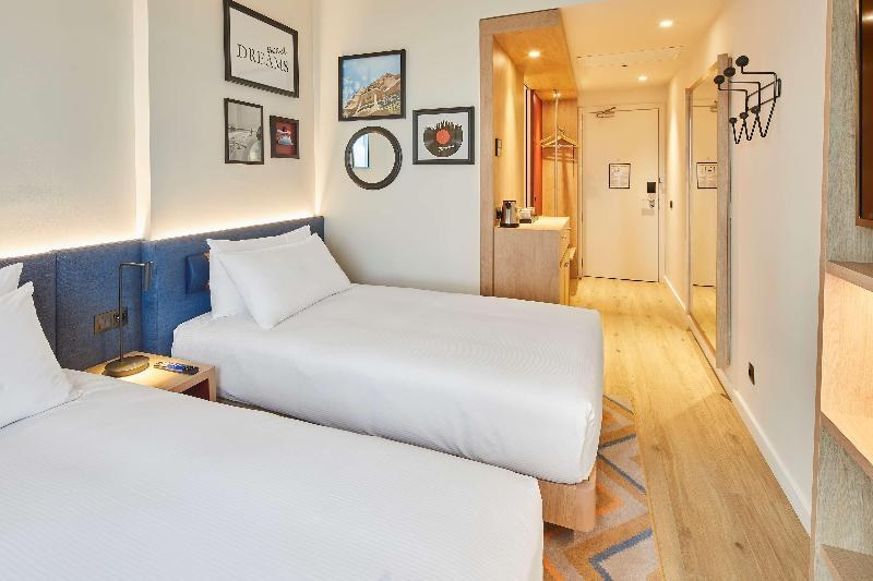 Hampton by Hilton Barcelona Fira Gran Via photo 1