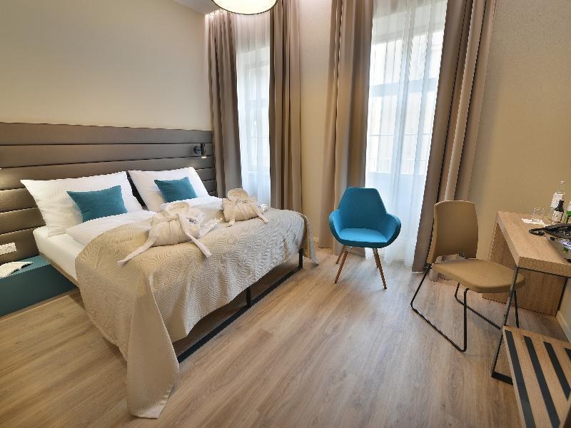 EA Hotel New Town photo 1
